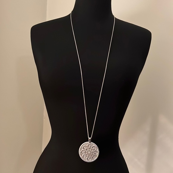 LUX VUE - Picture 1 of 10